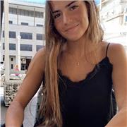 Me gusta mucho trabajar con la gente. Tengo don de gentes y lo disfruto. Me encantaría impartir clases a extranjeros ya que me gusta mucho viajar e interactuar con gente de otras culturas